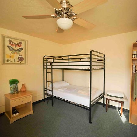 Ashland Commons Hostel Екстериор снимка