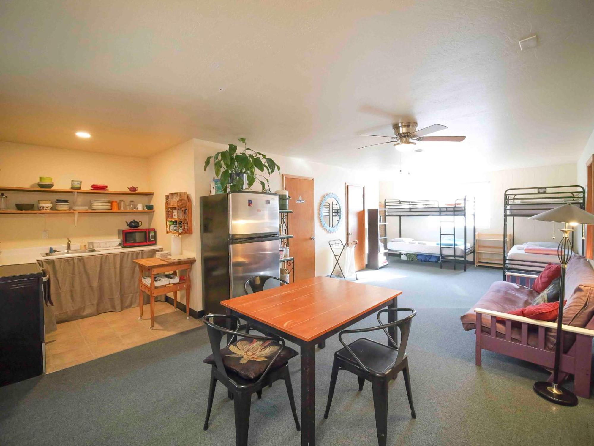 Ashland Commons Hostel Екстериор снимка