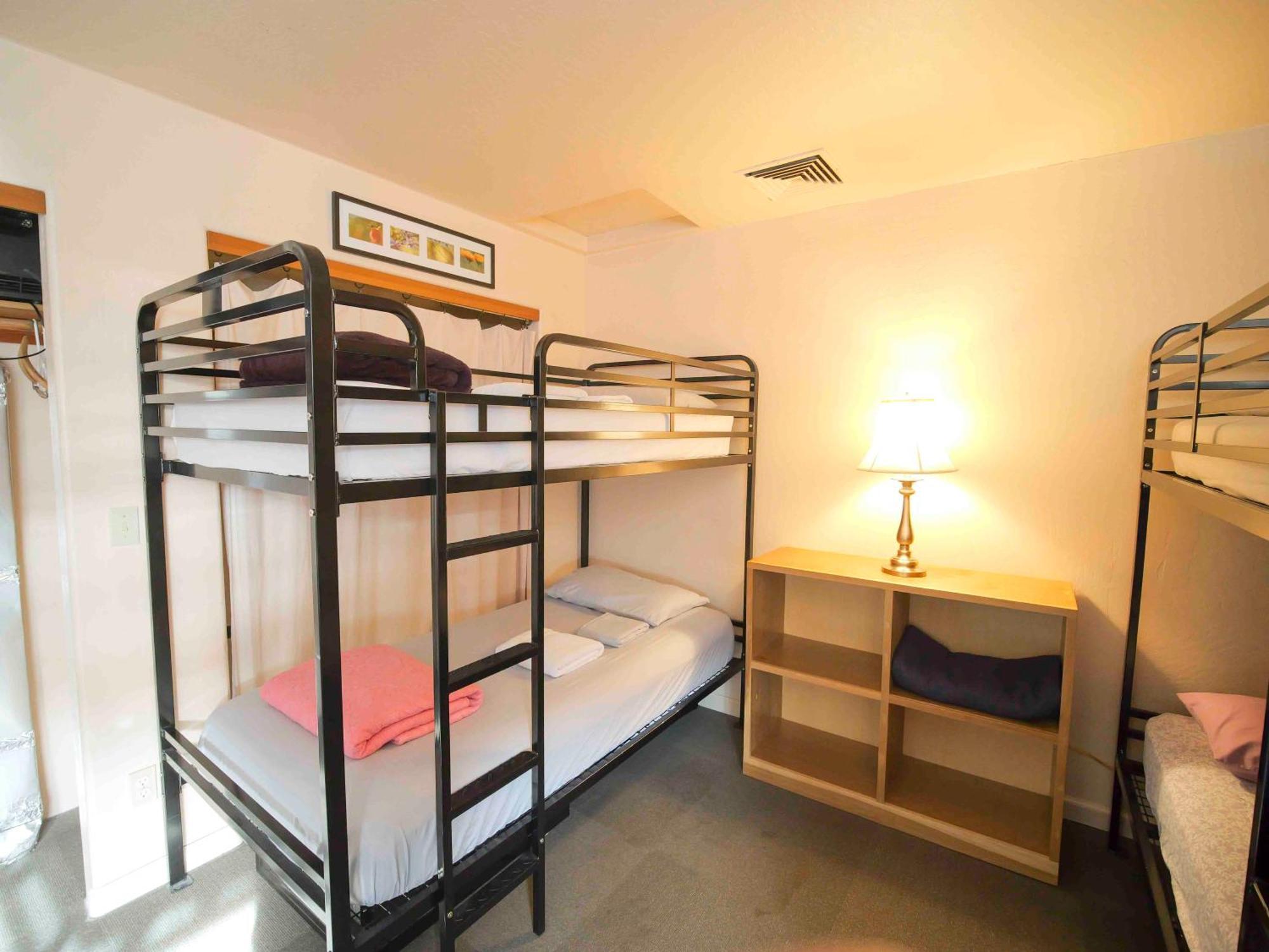 Ashland Commons Hostel Екстериор снимка